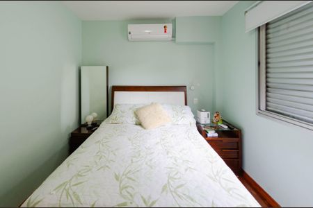 Apartamento à venda com 105m², 4 quartos e 2 vagas Apartamento à venda com 105m², 4 quartos e 2 vagasSuíte