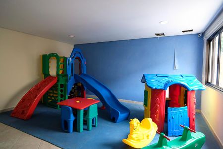 Apartamento à venda com 110m², 3 quartos e 2 vagas Apartamento à venda com 110m², 3 quartos e 2 vagasÁrea comum - Salão de jogos e brinquedoteca