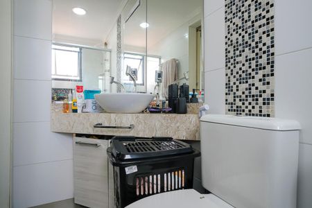 Apartamento à venda com 110m², 3 quartos e 2 vagasBanheiro da suíte