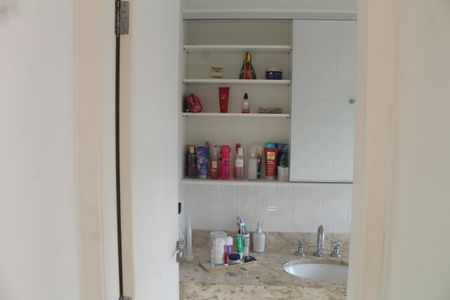 Casa de condomínio à venda com 200m², 3 quartos e 4 vagasBanheiro Suíte 3