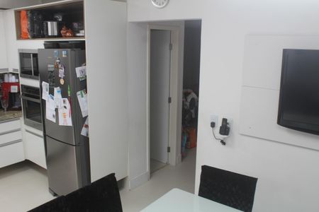 Casa de condomínio à venda com 200m², 3 quartos e 4 vagasCozinha 