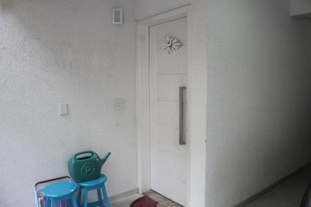 Casa de condomínio à venda com 200m², 3 quartos e 4 vagasGaragem - Porta de entrada