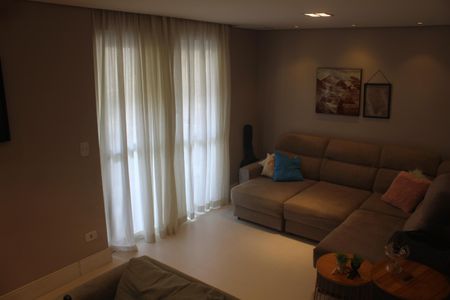 Casa de condomínio à venda com 200m², 3 quartos e 4 vagasSala