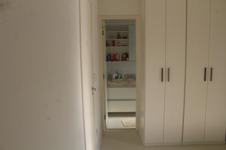 Casa de condomínio à venda com 200m², 3 quartos e 4 vagasSuíte 3