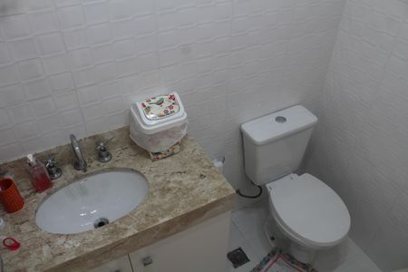 Casa de condomínio à venda com 200m², 3 quartos e 4 vagasBanheiro Suíte 2