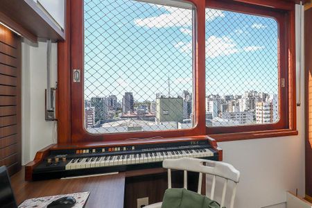Quarto 1 de apartamento para alugar com 4 quartos, 210m² em Mont’serrat, Porto Alegre