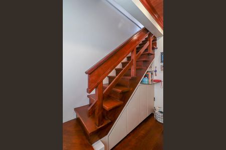 Apartamento para alugar com 210m², 4 quartos e 2 vagasEscada