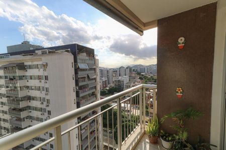 Apartamento à venda com 84m², 2 quartos e 1 vaga Apartamento à venda com 84m², 2 quartos e 1 vagaVaranda da Sala
