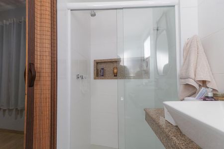 Apartamento à venda com 84m², 2 quartos e 1 vaga Apartamento à venda com 84m², 2 quartos e 1 vagaBanheiro da Suíte