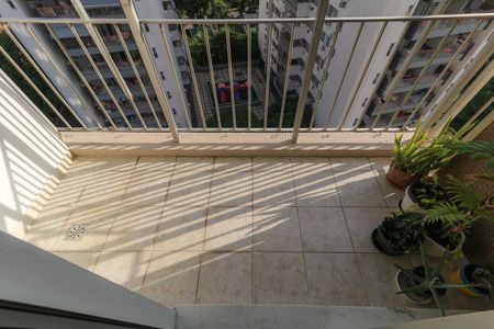 Apartamento à venda com 84m², 2 quartos e 1 vaga Apartamento à venda com 84m², 2 quartos e 1 vagaVaranda da Sala