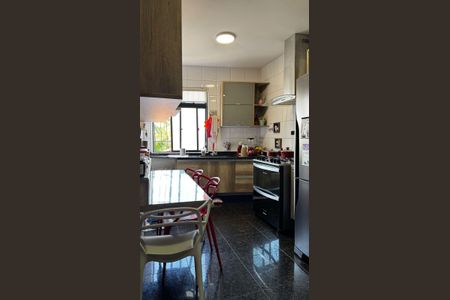 Apartamento à venda com 160m², 4 quartos e 2 vagasCozinha