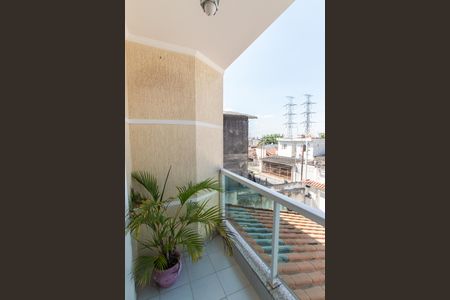 Casa à venda com 107m², 3 quartos e 2 vagasSuíte - Varanda