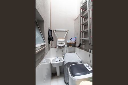 Casa à venda com 107m², 3 quartos e 2 vagasÁrea de Serviço