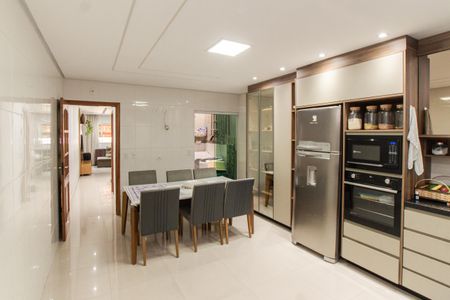 Casa à venda com 107m², 3 quartos e 2 vagasCozinha