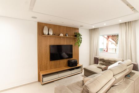 Casa à venda com 107m², 3 quartos e 2 vagasSala