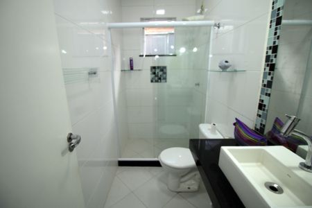 Casa à venda com 225m², 4 quartos e 2 vagasBanheiro da Suíte 