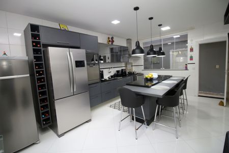 Casa à venda com 225m², 4 quartos e 2 vagasCozinha