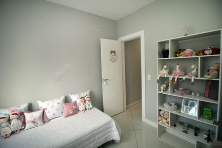 Casa à venda com 225m², 4 quartos e 2 vagasQuarto 2