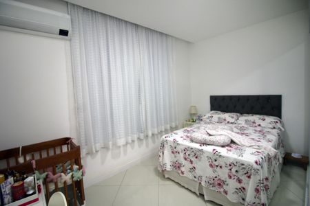 Casa à venda com 225m², 4 quartos e 2 vagas Suíte