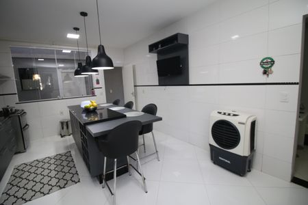 Casa à venda com 225m², 4 quartos e 2 vagasCozinha