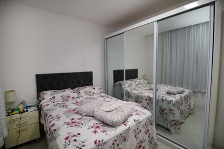 Casa à venda com 225m², 4 quartos e 2 vagasSuíte