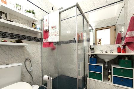 Casa à venda com 250m², 3 quartos e 4 vagasBanheiro