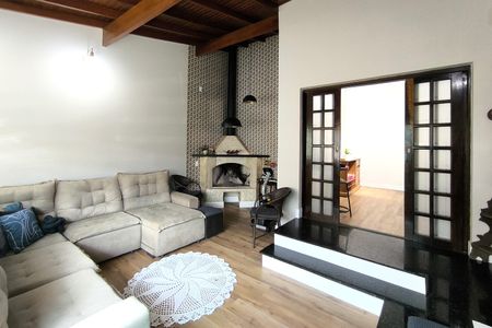 Casa à venda com 250m², 3 quartos e 4 vagasSala