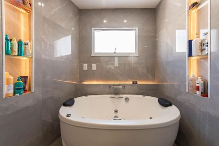 Apartamento à venda com 200m², 3 quartos e 1 vagaBanheiro da Suíte