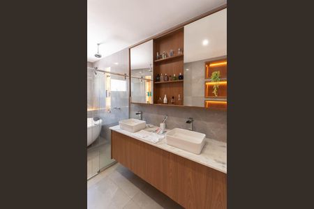 Apartamento à venda com 200m², 3 quartos e 1 vagaBanheiro da Suíte