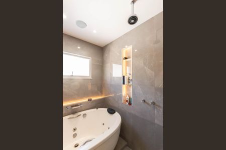 Apartamento à venda com 200m², 3 quartos e 1 vagaBanheiro da Suíte