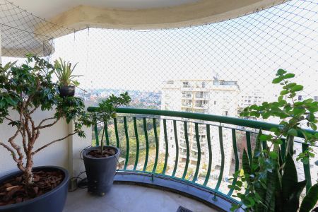 Apartamento à venda com 170m², 3 quartos e 2 vagasVaranda Sala