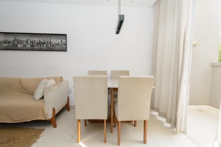 Apartamento para alugar com 60m², 2 quartos e 1 vaga Apartamento para alugar com 60m², 2 quartos e 1 vagaSala