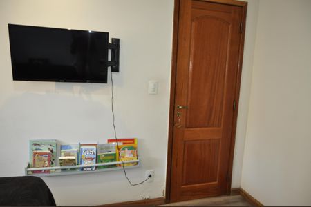 Casa de condomínio à venda com 225m², 4 quartos e 1 vagaQuarto 2