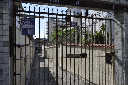 Casa de condomínio à venda com 225m², 4 quartos e 1 vagaFachada