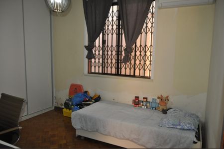 Casa de condomínio à venda com 225m², 4 quartos e 1 vagaQuarto Edícula