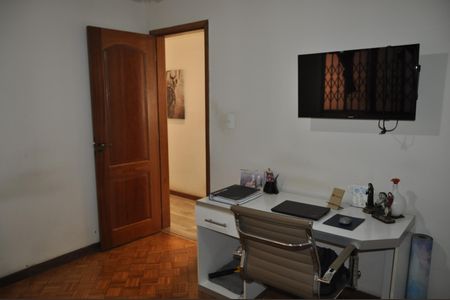 Casa de condomínio à venda com 225m², 4 quartos e 1 vagaQuarto Edícula