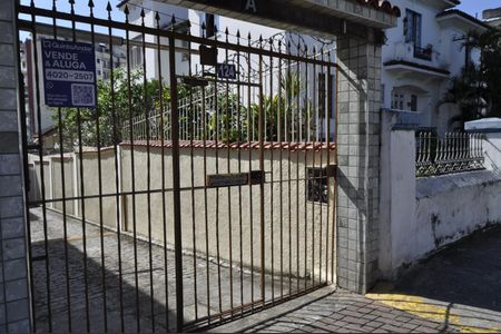 Casa de condomínio à venda com 225m², 4 quartos e 1 vagaFachada
