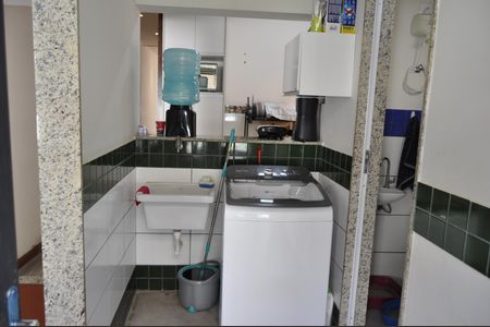 Casa de condomínio à venda com 225m², 4 quartos e 1 vagaÁrea de Serviço