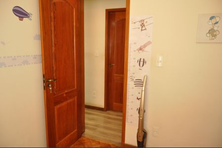 Casa de condomínio à venda com 225m², 4 quartos e 1 vagaQuarto 3