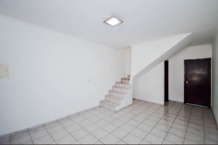 Sala de casa para alugar com 2 quartos, 80m² em Jardim Eugenia, Guarulhos