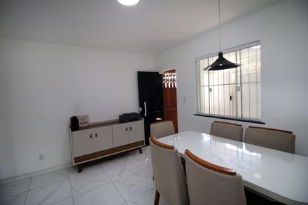 Casa à venda com 130m², 3 quartos e sem vagaSala de jantar