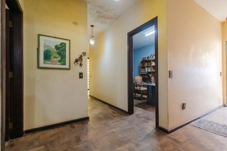 Casa à venda com 300m², 3 quartos e 1 vagaCorredor