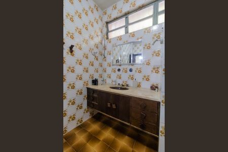 Casa à venda com 300m², 3 quartos e 1 vagaBanheiro