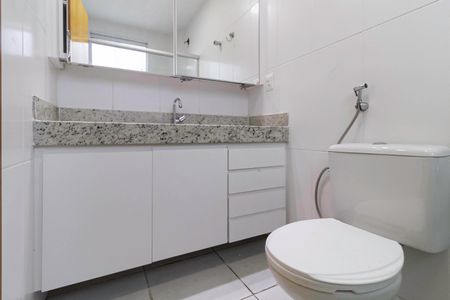 Apartamento à venda com 89m², 2 quartos e 1 vaga Apartamento à venda com 89m², 2 quartos e 1 vagaBanheiro da suíte