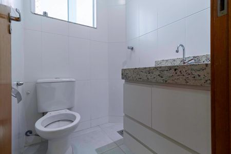 Apartamento à venda com 89m², 2 quartos e 1 vaga Apartamento à venda com 89m², 2 quartos e 1 vagaBanheiro social