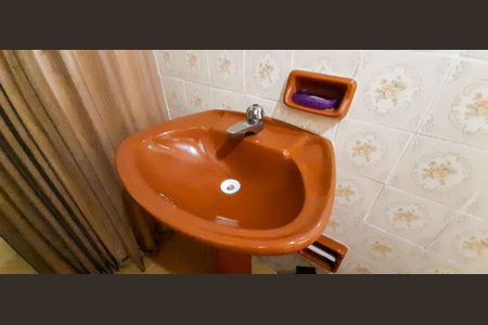 Casa à venda com 100m², 3 quartos e 2 vagasCasa 2 - Banheiro