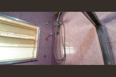 Casa à venda com 100m², 3 quartos e 2 vagasCasa 1 - Banheiro Social