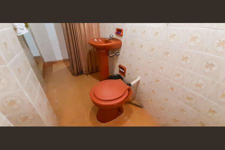 Casa à venda com 100m², 3 quartos e 2 vagasCasa 2 - Banheiro