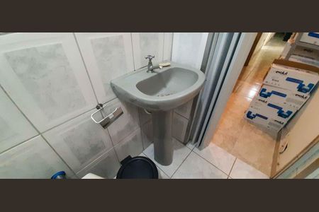 Casa à venda com 100m², 3 quartos e 2 vagasCasa 1 - Banheiro da Suíte