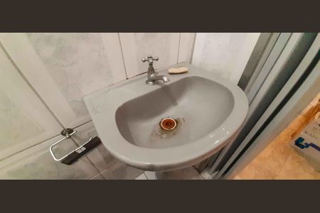 Casa à venda com 100m², 3 quartos e 2 vagasCasa 1 - Banheiro da Suíte